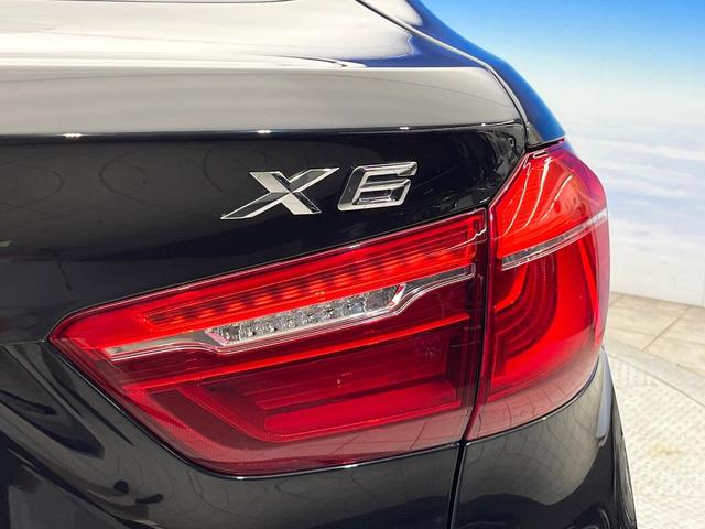 Ｘ６ ｘＤｒｉｖｅ　３５ｉ　Ｍスポーツ　セレクトパッケージ　サンルーフ　全席シートヒーター　赤革シート　前席パワーシート　レーダークルーズコントロール　バックカメラ　純正２０インチアルミ　コンフォートアクセス　プライバシーガラス　禁煙車（36枚目）