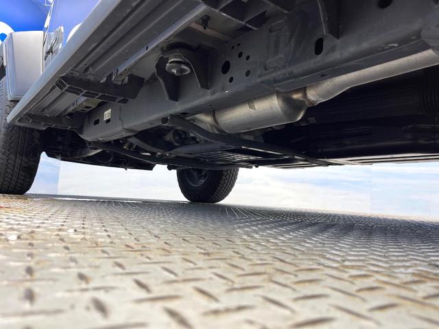 ジープ・ラングラーアンリミテッド スポーツアルティテュード　３００台限定車　アダプティブクルーズコントロール　純正ディスプレイオーディオ　アップルカープレイ　Ｂｌｕｅｔｏｏｔｈ　ＬＥＤヘッドライト　純正１７インチアルミホイール　バックカメラ　禁煙車（40枚目）