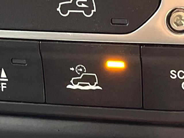 ジープ・ラングラーアンリミテッド スポーツアルティテュード　３００台限定車　アダプティブクルーズコントロール　純正ディスプレイオーディオ　アップルカープレイ　Ｂｌｕｅｔｏｏｔｈ　ＬＥＤヘッドライト　純正１７インチアルミホイール　バックカメラ　禁煙車（56枚目）