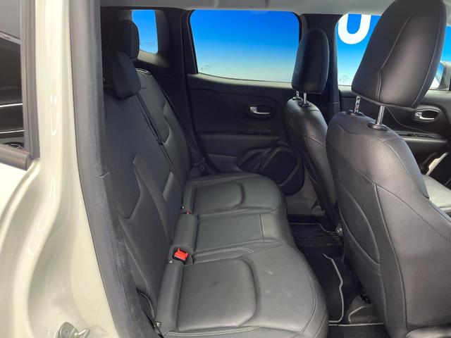 ジープ・レネゲード リミテッド 黒革シート アダプティブクルーズコントロール 純正ナビ リアビューカメラ 前席シートヒーター 前席パワーシート LEDヘッドライト 地デジTV Bluetooth再生 ブラインドスポットアシスト(10枚目)