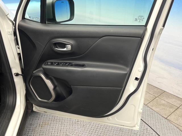 ジープ・レネゲード リミテッド 黒革シート アダプティブクルーズコントロール 純正ナビ リアビューカメラ 前席シートヒーター 前席パワーシート LEDヘッドライト 地デジTV Bluetooth再生 ブラインドスポットアシスト(30枚目)