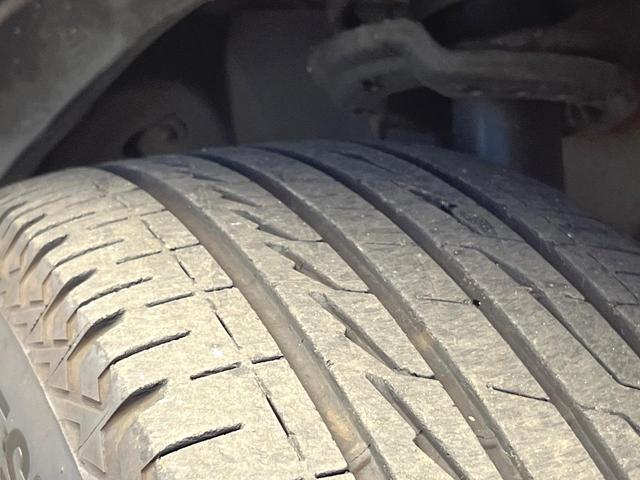 ジープ・レネゲード リミテッド 黒革シート アダプティブクルーズコントロール 純正ナビ リアビューカメラ 前席シートヒーター 前席パワーシート LEDヘッドライト 地デジTV Bluetooth再生 ブラインドスポットアシスト(38枚目)