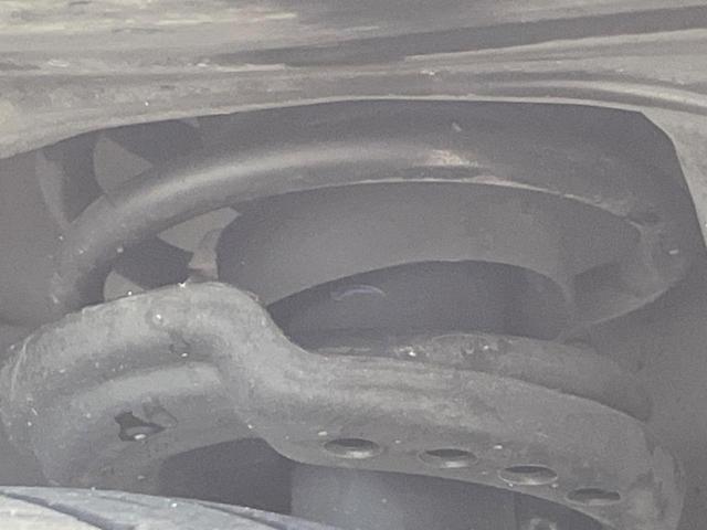 ジープ・レネゲード リミテッド 黒革シート アダプティブクルーズコントロール 純正ナビ リアビューカメラ 前席シートヒーター 前席パワーシート LEDヘッドライト 地デジTV Bluetooth再生 ブラインドスポットアシスト(39枚目)