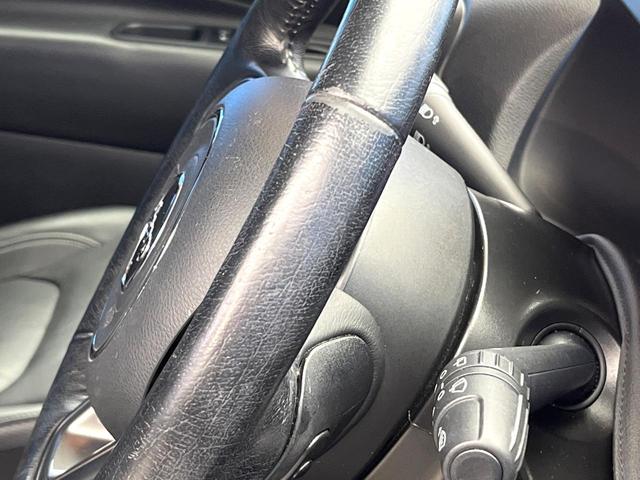 ジープ・レネゲード リミテッド 黒革シート アダプティブクルーズコントロール 純正ナビ リアビューカメラ 前席シートヒーター 前席パワーシート LEDヘッドライト 地デジTV Bluetooth再生 ブラインドスポットアシスト(42枚目)