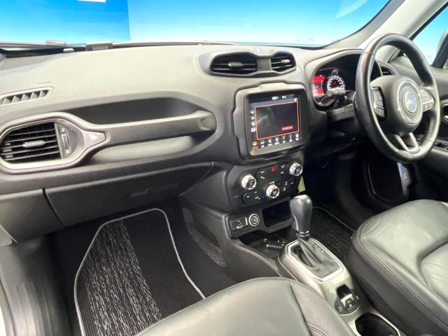 ジープ・レネゲード リミテッド 黒革シート アダプティブクルーズコントロール 純正ナビ リアビューカメラ 前席シートヒーター 前席パワーシート LEDヘッドライト 地デジTV Bluetooth再生 ブラインドスポットアシスト(44枚目)