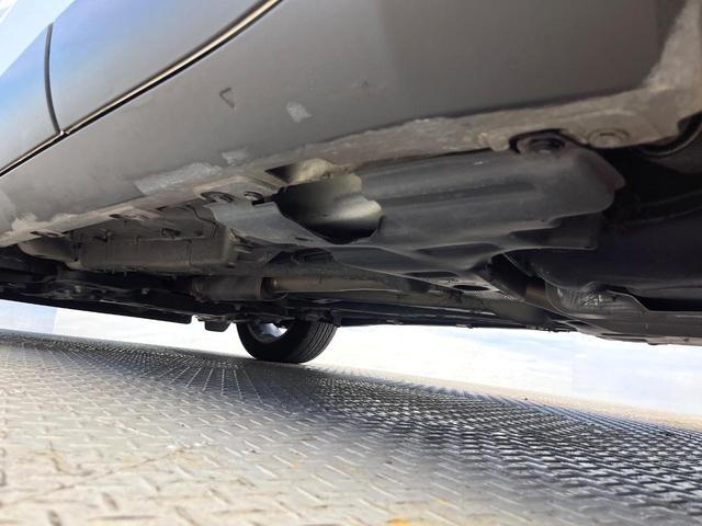 ジープ・レネゲード リミテッド 黒革シート アダプティブクルーズコントロール 純正ナビ リアビューカメラ 前席シートヒーター 前席パワーシート LEDヘッドライト 地デジTV Bluetooth再生 ブラインドスポットアシスト(45枚目)