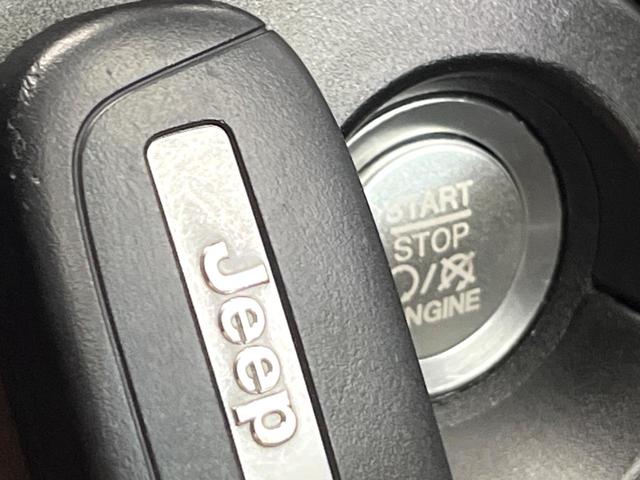 ジープ・レネゲード リミテッド 黒革シート アダプティブクルーズコントロール 純正ナビ リアビューカメラ 前席シートヒーター 前席パワーシート LEDヘッドライト 地デジTV Bluetooth再生 ブラインドスポットアシスト(54枚目)