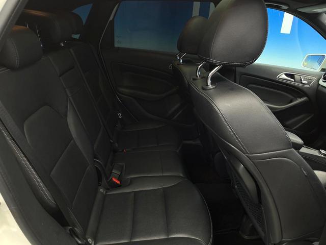 Bクラス B180 サンルーフ レザーエクスクルーシブパッケージ レーダーセーフティパッケージ ベーシックパッケージプラス オートマチックハイビーム LEDヘッドランプ 前席シートヒーター 純正ナビ バックカメラ 禁煙車(10枚目)