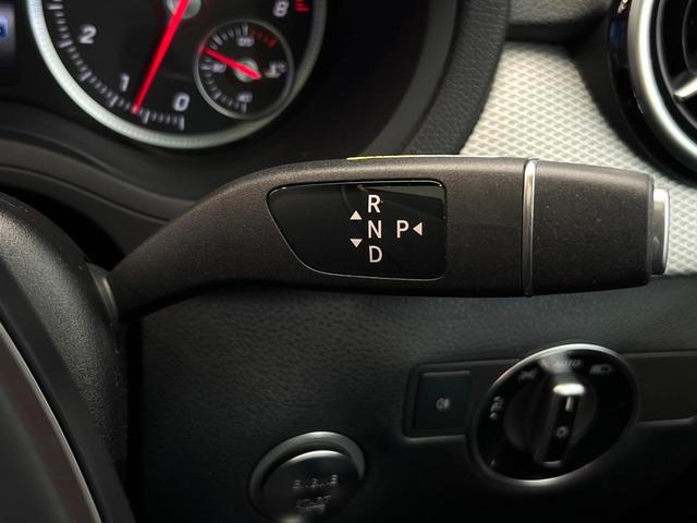 Bクラス B180 サンルーフ レザーエクスクルーシブパッケージ レーダーセーフティパッケージ ベーシックパッケージプラス オートマチックハイビーム LEDヘッドランプ 前席シートヒーター 純正ナビ バックカメラ 禁煙車(12枚目)