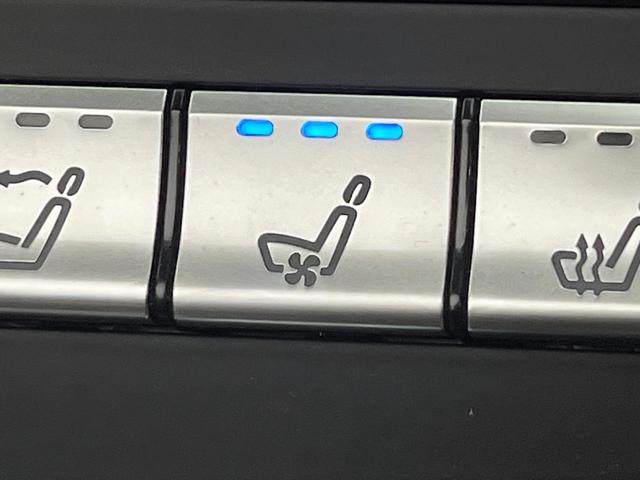 ＳＬ ＳＬ４００　ロールカーテン付パノラミックバリオルーフ　レーダーセーフティパッケージ　クリアランスソナー　ナッパ革シート　前席パワーシート　前席シートヒーター　前席シートベンチレーション　アダプティブハイビーム（7枚目）