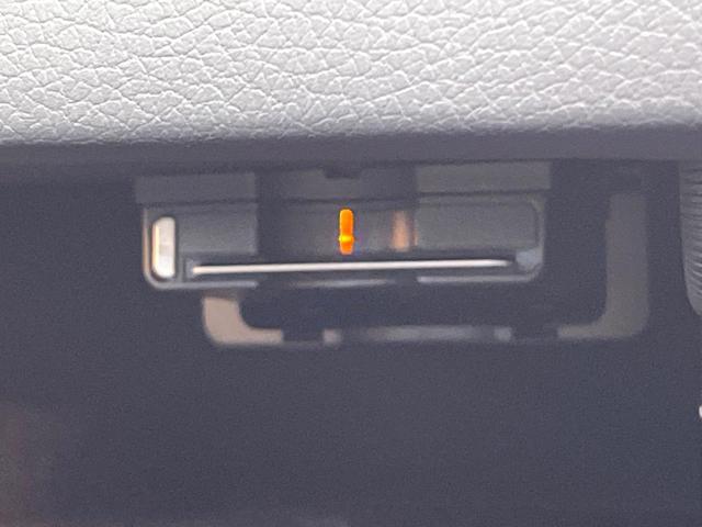 ＳＬ ＳＬ４００　ロールカーテン付パノラミックバリオルーフ　レーダーセーフティパッケージ　クリアランスソナー　ナッパ革シート　前席パワーシート　前席シートヒーター　前席シートベンチレーション　アダプティブハイビーム（62枚目）