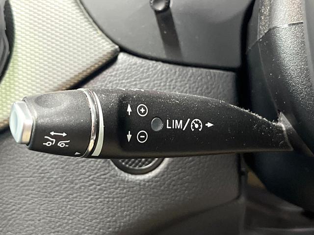 ＧＬＡクラス ＧＬＡ２２０　４マチック　後期モデル　レザーエクスクルーシブパッケージ　レーダーセーフティパッケージ　クリアランスソナー　前席シートヒーター　前席パワーシート　アダプティブハイビームアシストプラス　ＬＥＤヘッドランプ　禁煙車（4枚目）