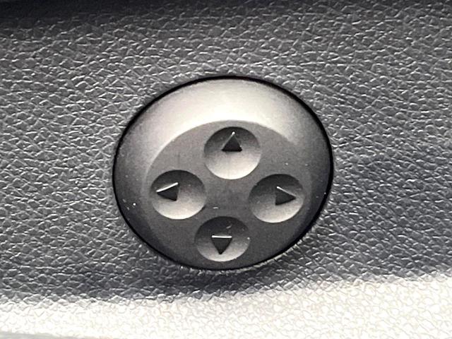 Ｃクラス Ｃ２００アバンギャルド　ＡＭＧライン　レザーエクスクルーシブパッケージ　レーダーセーフティパッケージ　ベーシックパッケージ　クリアランスソナー　アダプティブハイビームアシストプラス　マルチビームＬＥＤヘッドランプ　純正ナビ　バックカメラ（50枚目）