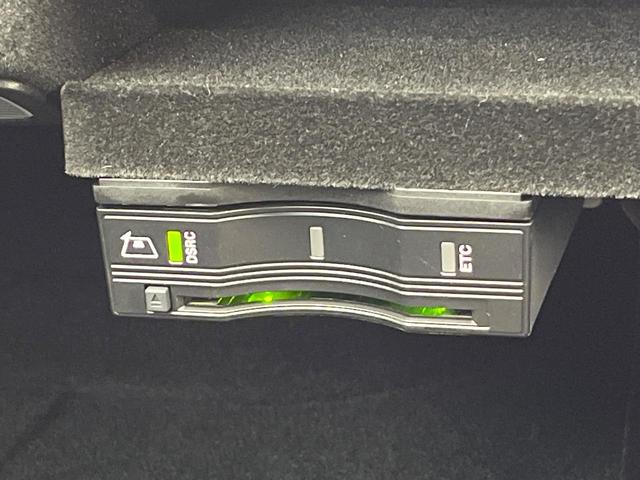 Ｃクラス Ｃ２００アバンギャルド　ＡＭＧライン　レザーエクスクルーシブパッケージ　レーダーセーフティパッケージ　ベーシックパッケージ　クリアランスソナー　アダプティブハイビームアシストプラス　マルチビームＬＥＤヘッドランプ　純正ナビ　バックカメラ（73枚目）