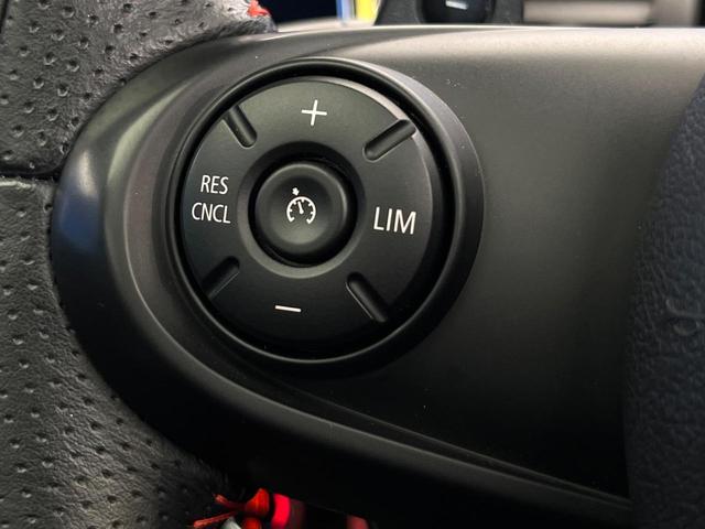 MINI ジョンクーパーワークス パノラマサンルーフ ハーマンカードンサウンドシステム クルーズコントロール オートライト LEDヘッドランプ 純正18インチAW デュアルオートエアコン 純正ナビ Bluetooth接続 禁煙車(5枚目)