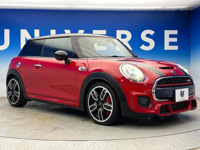 MINI ジョンクーパーワークス パノラマサンルーフ ハーマンカードンサウンドシステム クルーズコントロール オートライト LEDヘッドランプ 純正18インチAW デュアルオートエアコン 純正ナビ Bluetooth接続 禁煙車(18枚目)