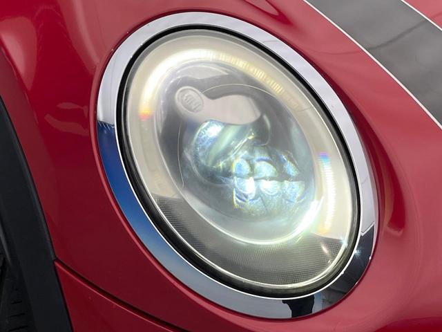 MINI ジョンクーパーワークス パノラマサンルーフ ハーマンカードンサウンドシステム クルーズコントロール オートライト LEDヘッドランプ 純正18インチAW デュアルオートエアコン 純正ナビ Bluetooth接続 禁煙車(27枚目)