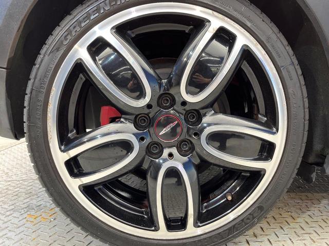 MINI ジョンクーパーワークス パノラマサンルーフ ハーマンカードンサウンドシステム クルーズコントロール オートライト LEDヘッドランプ 純正18インチAW デュアルオートエアコン 純正ナビ Bluetooth接続 禁煙車(37枚目)