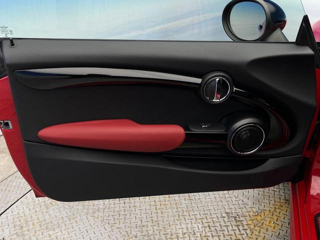 MINI ジョンクーパーワークス パノラマサンルーフ ハーマンカードンサウンドシステム クルーズコントロール オートライト LEDヘッドランプ 純正18インチAW デュアルオートエアコン 純正ナビ Bluetooth接続 禁煙車(41枚目)