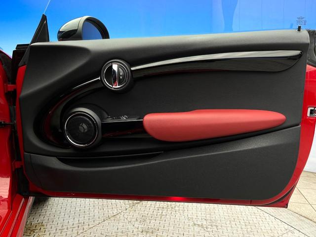 MINI ジョンクーパーワークス パノラマサンルーフ ハーマンカードンサウンドシステム クルーズコントロール オートライト LEDヘッドランプ 純正18インチAW デュアルオートエアコン 純正ナビ Bluetooth接続 禁煙車(42枚目)