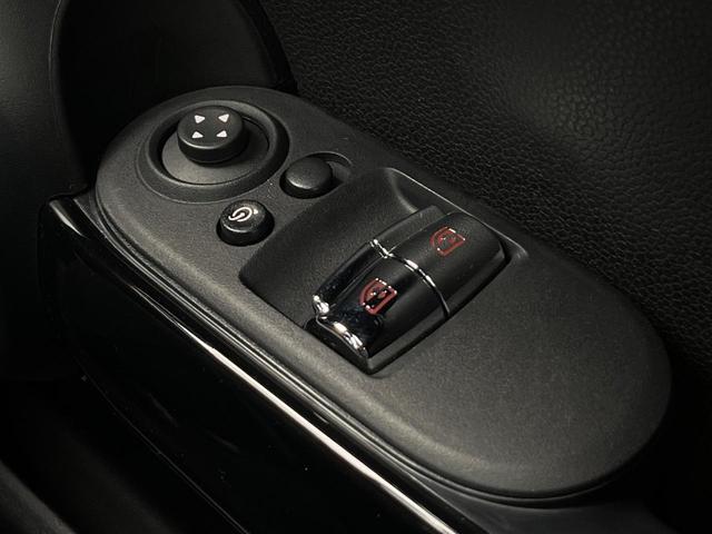 MINI ジョンクーパーワークス パノラマサンルーフ ハーマンカードンサウンドシステム クルーズコントロール オートライト LEDヘッドランプ 純正18インチAW デュアルオートエアコン 純正ナビ Bluetooth接続 禁煙車(43枚目)