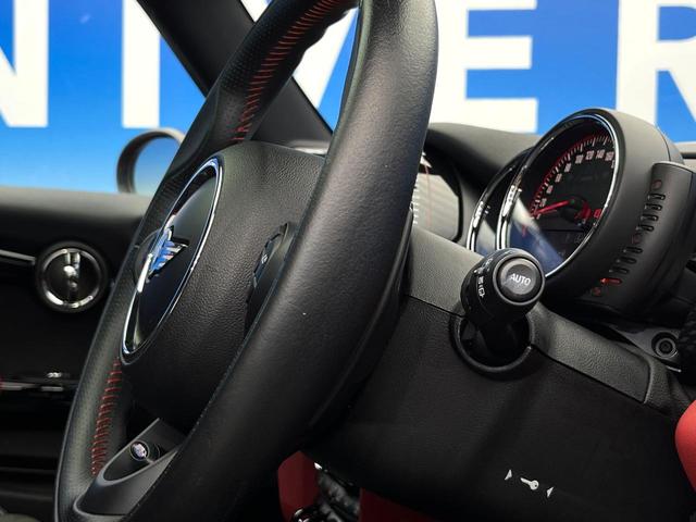 MINI ジョンクーパーワークス パノラマサンルーフ ハーマンカードンサウンドシステム クルーズコントロール オートライト LEDヘッドランプ 純正18インチAW デュアルオートエアコン 純正ナビ Bluetooth接続 禁煙車(46枚目)