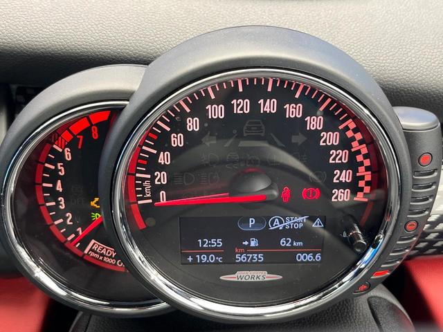 MINI ジョンクーパーワークス パノラマサンルーフ ハーマンカードンサウンドシステム クルーズコントロール オートライト LEDヘッドランプ 純正18インチAW デュアルオートエアコン 純正ナビ Bluetooth接続 禁煙車(47枚目)
