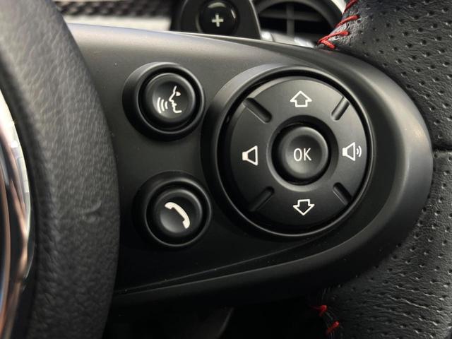 MINI ジョンクーパーワークス パノラマサンルーフ ハーマンカードンサウンドシステム クルーズコントロール オートライト LEDヘッドランプ 純正18インチAW デュアルオートエアコン 純正ナビ Bluetooth接続 禁煙車(51枚目)