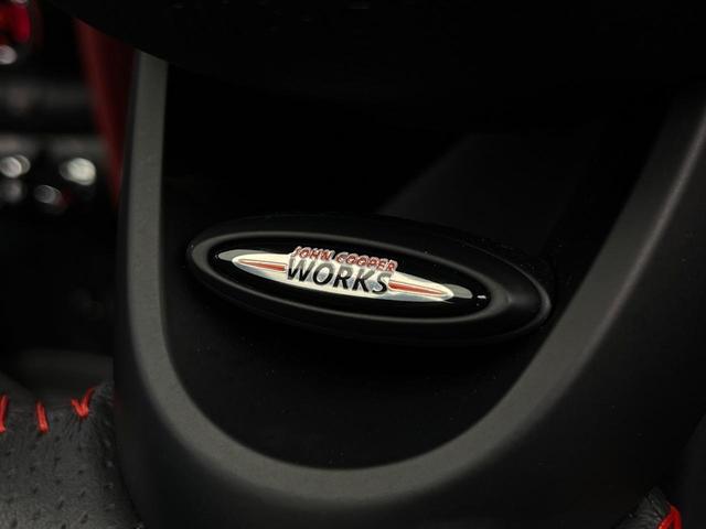 MINI ジョンクーパーワークス パノラマサンルーフ ハーマンカードンサウンドシステム クルーズコントロール オートライト LEDヘッドランプ 純正18インチAW デュアルオートエアコン 純正ナビ Bluetooth接続 禁煙車(58枚目)