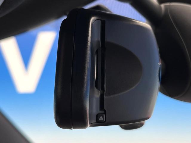 MINI ジョンクーパーワークス パノラマサンルーフ ハーマンカードンサウンドシステム クルーズコントロール オートライト LEDヘッドランプ 純正18インチAW デュアルオートエアコン 純正ナビ Bluetooth接続 禁煙車(66枚目)