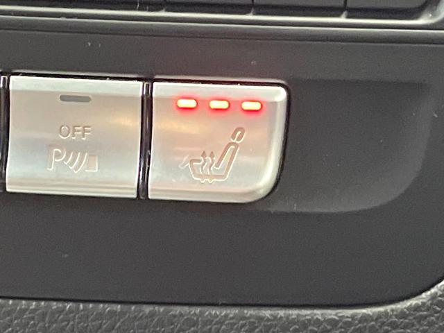 Ｂクラス Ｂ１８０　後期モデル　レザーエクスクルーシブパッケージ　ベーシックパッケージプラス　レーダーセーフティパッケージ　オートマチックハイビーム　ＬＥＤヘッドランプ　純正ナビ　バックカメラ　フルセグＴＶ　禁煙車（8枚目）