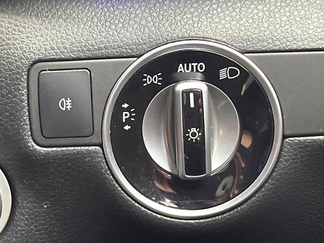 Ｂクラス Ｂ１８０　後期モデル　レザーエクスクルーシブパッケージ　ベーシックパッケージプラス　レーダーセーフティパッケージ　オートマチックハイビーム　ＬＥＤヘッドランプ　純正ナビ　バックカメラ　フルセグＴＶ　禁煙車（60枚目）