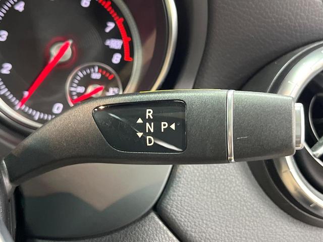 ＣＬＡクラス シューティングブレーク ＣＬＡ１８０　シューティングブレーク　ＡＭＧスタイル　後期モデル　ＡＭＧプレミアムパッケージ　レーダーセーフティパッケージ　オートマチックハイビーム　ＬＥＤヘッドランプ　前席パワーシート　前席シートヒーター　純正ナビ　バックカメラ　電動リアゲート　禁煙車（12枚目）