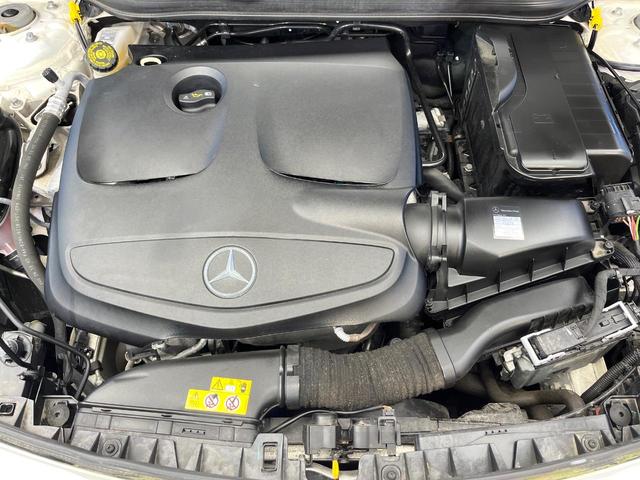 ＣＬＡクラス シューティングブレーク ＣＬＡ１８０　シューティングブレーク　ＡＭＧスタイル　後期モデル　ＡＭＧプレミアムパッケージ　レーダーセーフティパッケージ　オートマチックハイビーム　ＬＥＤヘッドランプ　前席パワーシート　前席シートヒーター　純正ナビ　バックカメラ　電動リアゲート　禁煙車（21枚目）