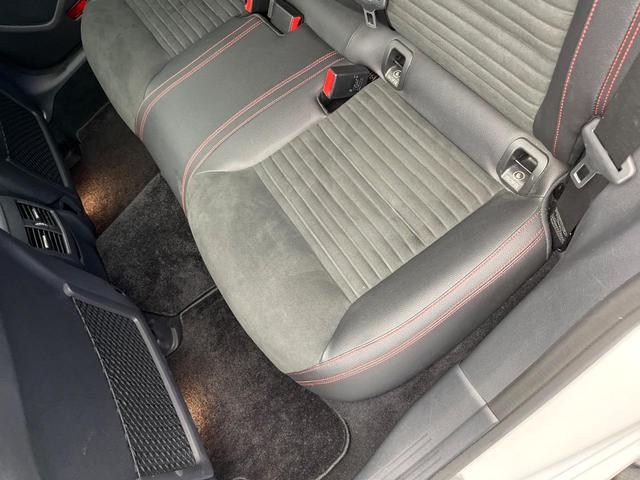 ＣＬＡクラス シューティングブレーク ＣＬＡ１８０　シューティングブレーク　ＡＭＧスタイル　後期モデル　ＡＭＧプレミアムパッケージ　レーダーセーフティパッケージ　オートマチックハイビーム　ＬＥＤヘッドランプ　前席パワーシート　前席シートヒーター　純正ナビ　バックカメラ　電動リアゲート　禁煙車（50枚目）