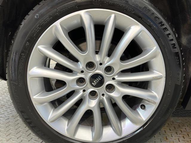 ＭＩＮＩ クーパーＳＤ　クラブマン　ペッパーＰＫＧ　リアビューカメラ／パークディスタンスコントロール　純正ナビ　プライバシーガラス　ＬＥＤヘッドランプ　ツインマフラー　デュアルオートエアコン　ＥＴＣ内蔵ルームミラー　スマートキー　禁煙車（26枚目）