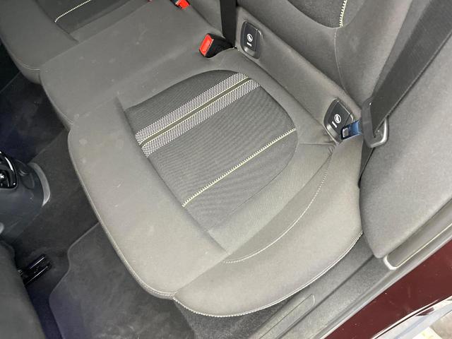 ＭＩＮＩ クーパーＳＤ　クラブマン　ペッパーＰＫＧ　リアビューカメラ／パークディスタンスコントロール　純正ナビ　プライバシーガラス　ＬＥＤヘッドランプ　ツインマフラー　デュアルオートエアコン　ＥＴＣ内蔵ルームミラー　スマートキー　禁煙車（31枚目）