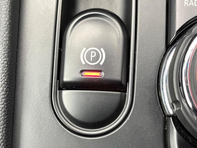 ＭＩＮＩ クーパーＳＤ　クラブマン　ペッパーＰＫＧ　リアビューカメラ／パークディスタンスコントロール　純正ナビ　プライバシーガラス　ＬＥＤヘッドランプ　ツインマフラー　デュアルオートエアコン　ＥＴＣ内蔵ルームミラー　スマートキー　禁煙車（61枚目）