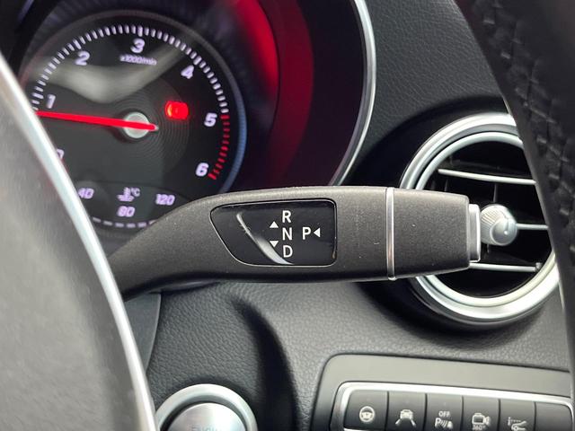 ＧＬＣ ＧＬＣ２２０ｄ　４マチックスポーツ　全周囲カメラ　ヘッドアップディスプレイ　ハーフレザーシート　前席シートヒーター　メモリー付きパワーシート　パワーバックドア　純正１９インチＡＷ　スポーツサスペンション　レーダーセーフティＰＫＧ　禁煙車（12枚目）