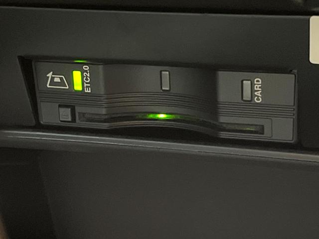 ジープ・レネゲード リミテッド 後期モデル APPLECARPLAY 革シート ステアリングヒーター アダプティブクルーズコントロール ブラインドスポットモニター 純正ナビ バックカメラLEDヘッドランプ 地デジTV 禁煙車(8枚目)