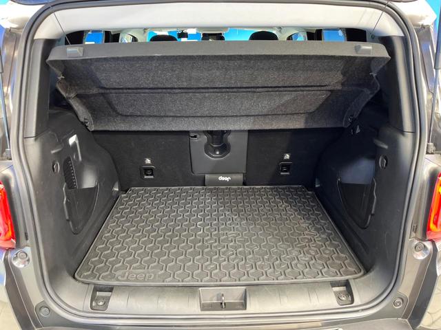 ジープ・レネゲード リミテッド 後期モデル APPLECARPLAY 革シート ステアリングヒーター アダプティブクルーズコントロール ブラインドスポットモニター 純正ナビ バックカメラLEDヘッドランプ 地デジTV 禁煙車(11枚目)