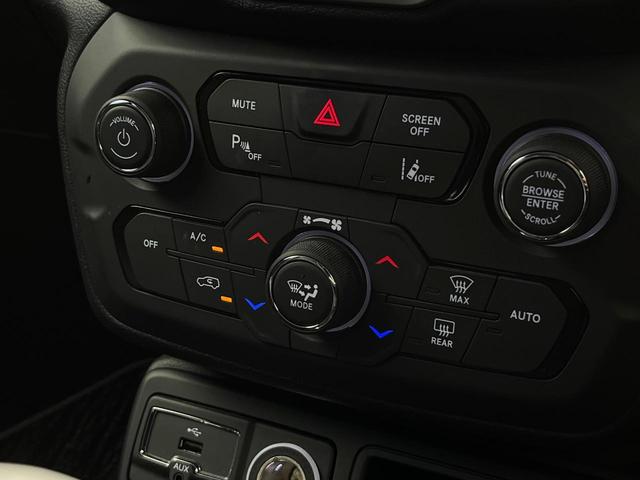 ジープ・レネゲード リミテッド 後期モデル APPLECARPLAY 革シート ステアリングヒーター アダプティブクルーズコントロール ブラインドスポットモニター 純正ナビ バックカメラLEDヘッドランプ 地デジTV 禁煙車(54枚目)