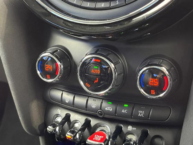 ＭＩＮＩ クーパーＤ　ワンオーナー　ペッパーＰＫＧ　カメラ／パーキングアシストＰＫＧ　ＬＥＤヘッドランプ／ユニオンジャックデザインＬＥＤリアランプ　純正ナビ　デュアルオートエアコン　スマートキー　禁煙車（7枚目）