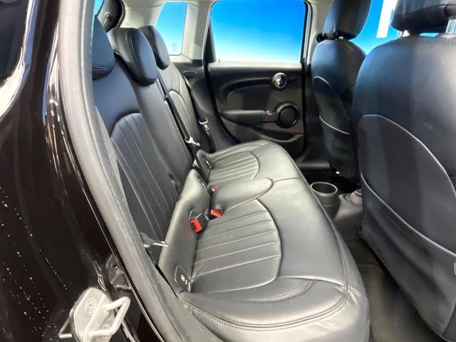 ＭＩＮＩ クーパーＤ　ワンオーナー　ペッパーＰＫＧ　カメラ／パーキングアシストＰＫＧ　ＬＥＤヘッドランプ／ユニオンジャックデザインＬＥＤリアランプ　純正ナビ　デュアルオートエアコン　スマートキー　禁煙車（10枚目）