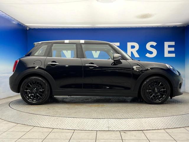 ＭＩＮＩ クーパーＤ　ワンオーナー　ペッパーＰＫＧ　カメラ／パーキングアシストＰＫＧ　ＬＥＤヘッドランプ／ユニオンジャックデザインＬＥＤリアランプ　純正ナビ　デュアルオートエアコン　スマートキー　禁煙車（19枚目）