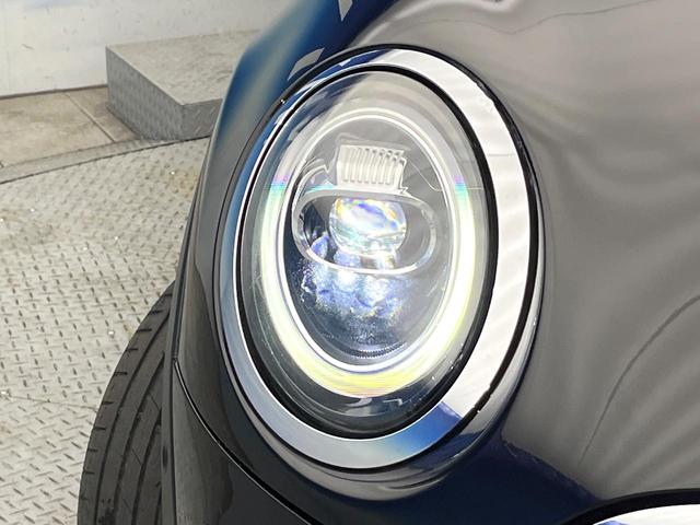 ＭＩＮＩ クーパーＤ　ワンオーナー　ペッパーＰＫＧ　カメラ／パーキングアシストＰＫＧ　ＬＥＤヘッドランプ／ユニオンジャックデザインＬＥＤリアランプ　純正ナビ　デュアルオートエアコン　スマートキー　禁煙車（21枚目）