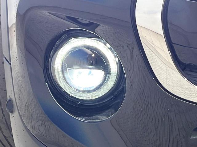 ＭＩＮＩ クーパーＤ　ワンオーナー　ペッパーＰＫＧ　カメラ／パーキングアシストＰＫＧ　ＬＥＤヘッドランプ／ユニオンジャックデザインＬＥＤリアランプ　純正ナビ　デュアルオートエアコン　スマートキー　禁煙車（22枚目）