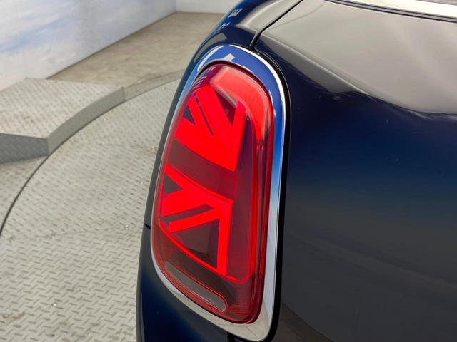 ＭＩＮＩ クーパーＤ　ワンオーナー　ペッパーＰＫＧ　カメラ／パーキングアシストＰＫＧ　ＬＥＤヘッドランプ／ユニオンジャックデザインＬＥＤリアランプ　純正ナビ　デュアルオートエアコン　スマートキー　禁煙車（27枚目）