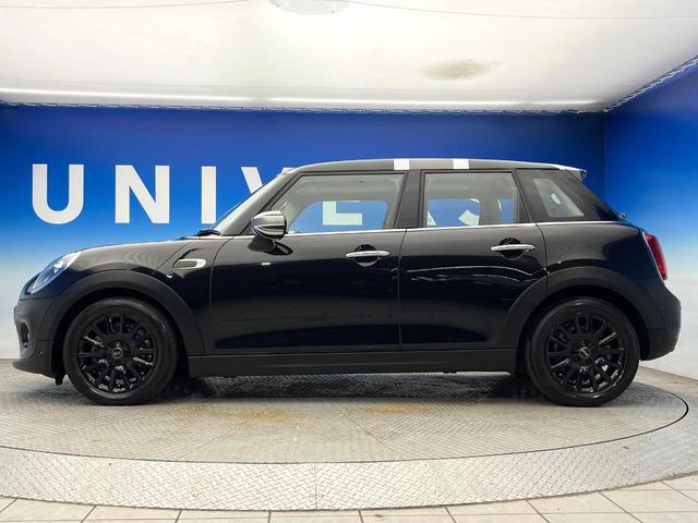 ＭＩＮＩ クーパーＤ　ワンオーナー　ペッパーＰＫＧ　カメラ／パーキングアシストＰＫＧ　ＬＥＤヘッドランプ／ユニオンジャックデザインＬＥＤリアランプ　純正ナビ　デュアルオートエアコン　スマートキー　禁煙車（28枚目）