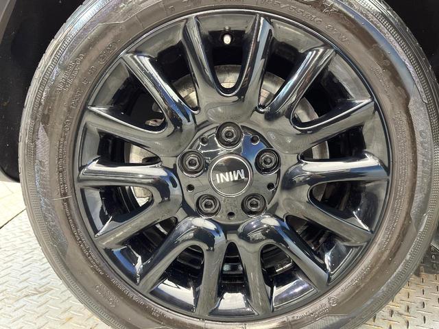 ＭＩＮＩ クーパーＤ　ワンオーナー　ペッパーＰＫＧ　カメラ／パーキングアシストＰＫＧ　ＬＥＤヘッドランプ／ユニオンジャックデザインＬＥＤリアランプ　純正ナビ　デュアルオートエアコン　スマートキー　禁煙車（34枚目）